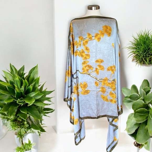 NEW The Madrid Off The Shoulder with Dolman Sleeves Dress - Picture 6 of 16